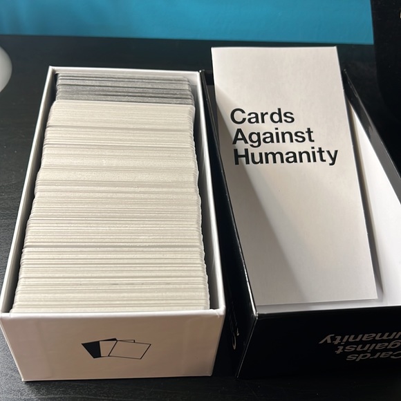 Cards against Humanity a Party Game for Horrible People (Main Game) - Picture 6 of 6